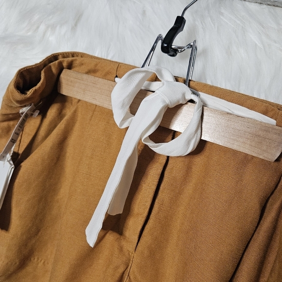 Wilfred (Aritzia) Allegra Amber Earth Relaxed Hem Linen Shorts - Picture 2 of 6